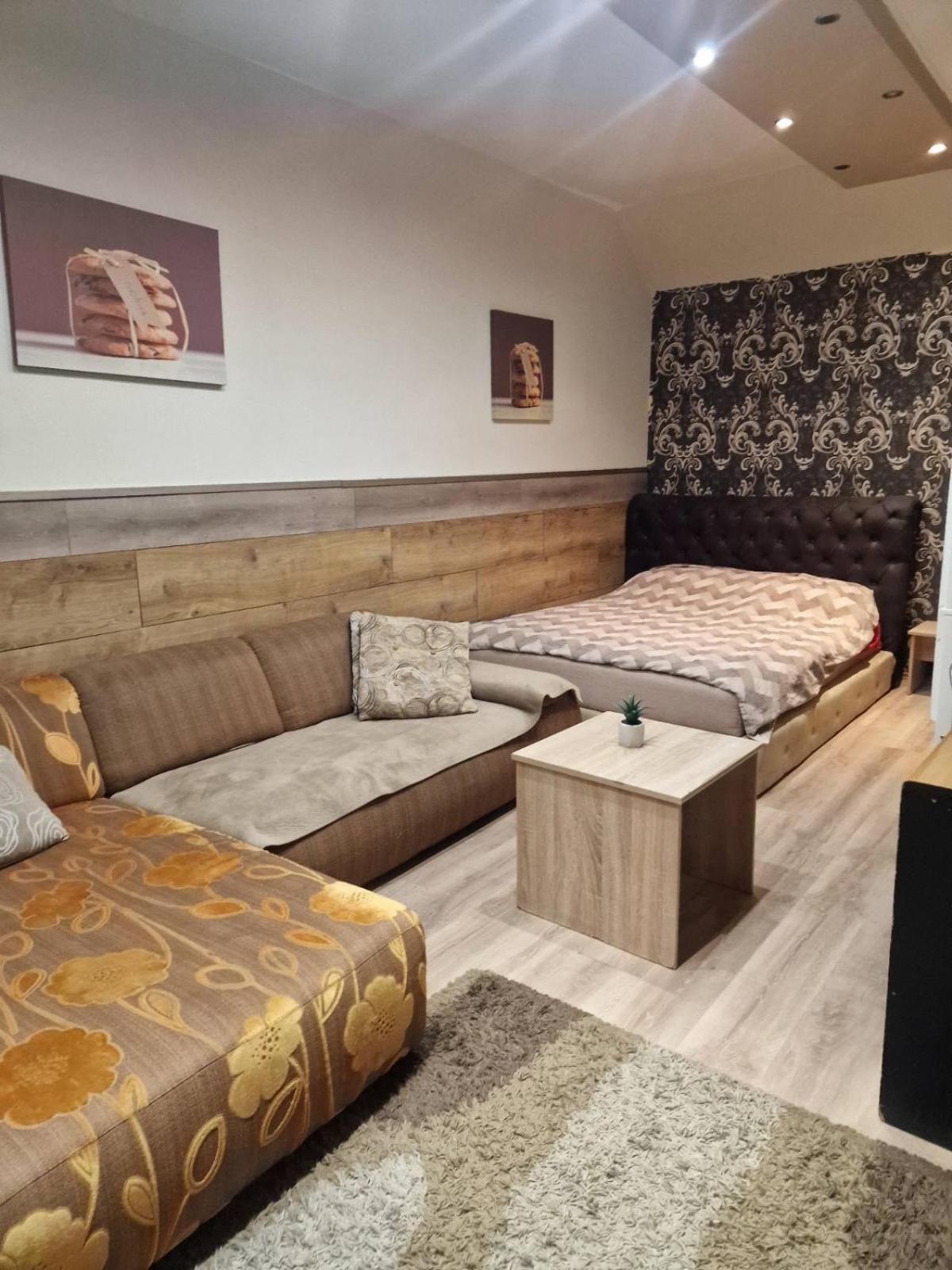 Guest House Maja 노비사드 외부 사진